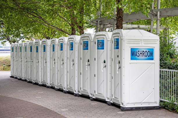 Portable Toilet Options We Offer in Bellaire, OH